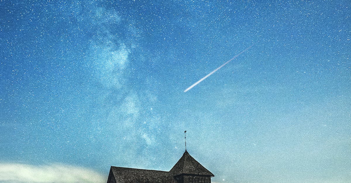 Benefits of Using Wood Shingle Roofing in the UK