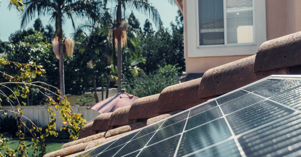 Choosing the Right Solar Panel System for Your UK Roof