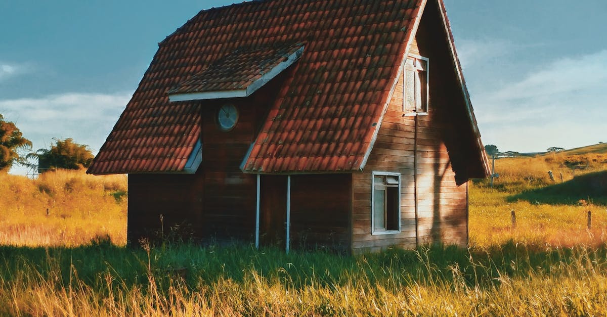 Enhancing Aesthetics with Wood Shingle Roofing in the UK