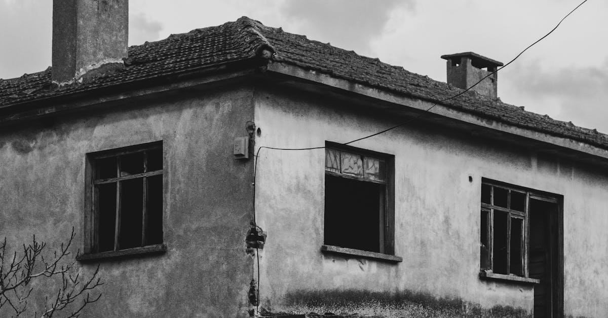 Installing Wood Shingle Roofing: UK Regulations and Standards