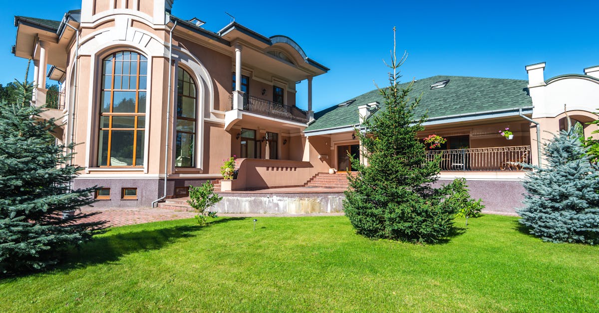 Pros and Cons of Wood Shingle Roofing for UK Homes